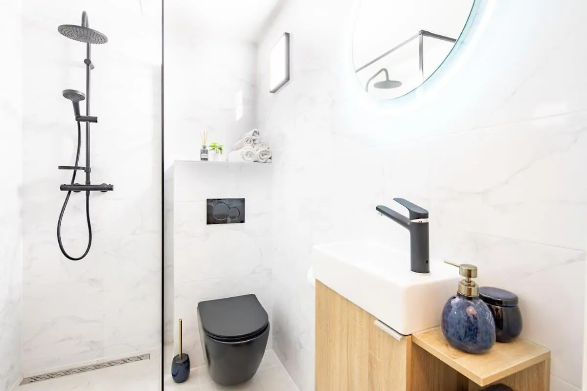 Cute Modern Getaway In The Heart Of The City Budapest Apartment