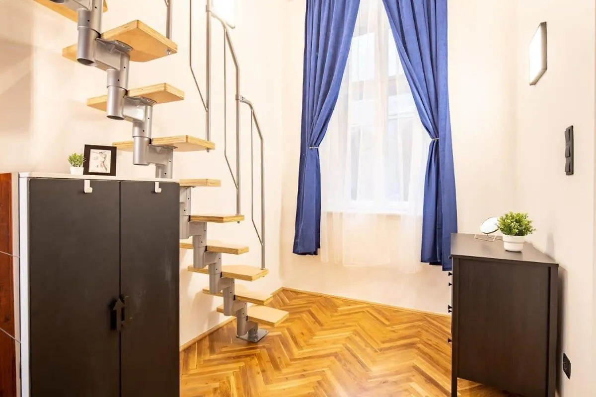 Cute Modern Getaway In The Heart Of The City Budapest 0*,  Hungary