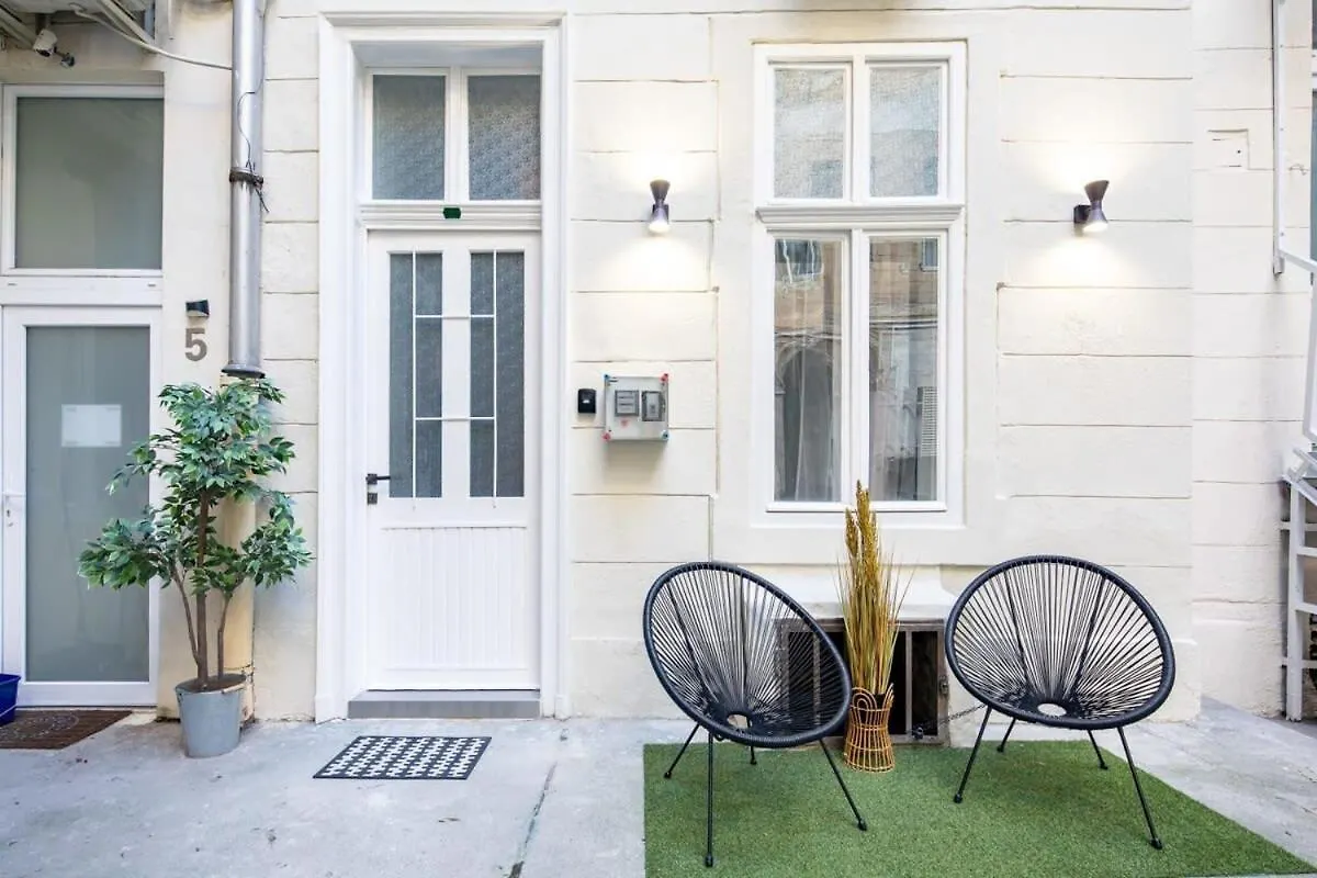 Cute Modern Getaway In The Heart Of The City Budapest